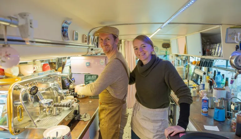 Michel und Helene vom Doppellecker-Cafe-Bus