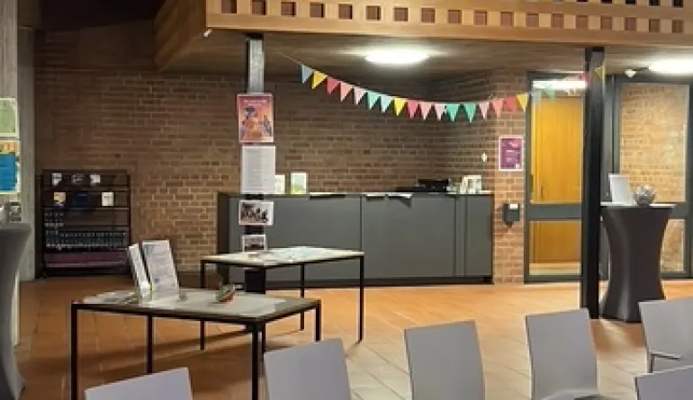 bestuhlter Kichenraum