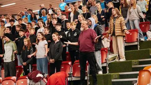 Junge Menschen beim Konfi-Aktiv-Tag